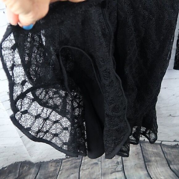 LA MAISON TALULAH BLACK V NECK LONG LACE SLEEVE PARTY EVENT WEDDING DRESS - Picture 12 of 12